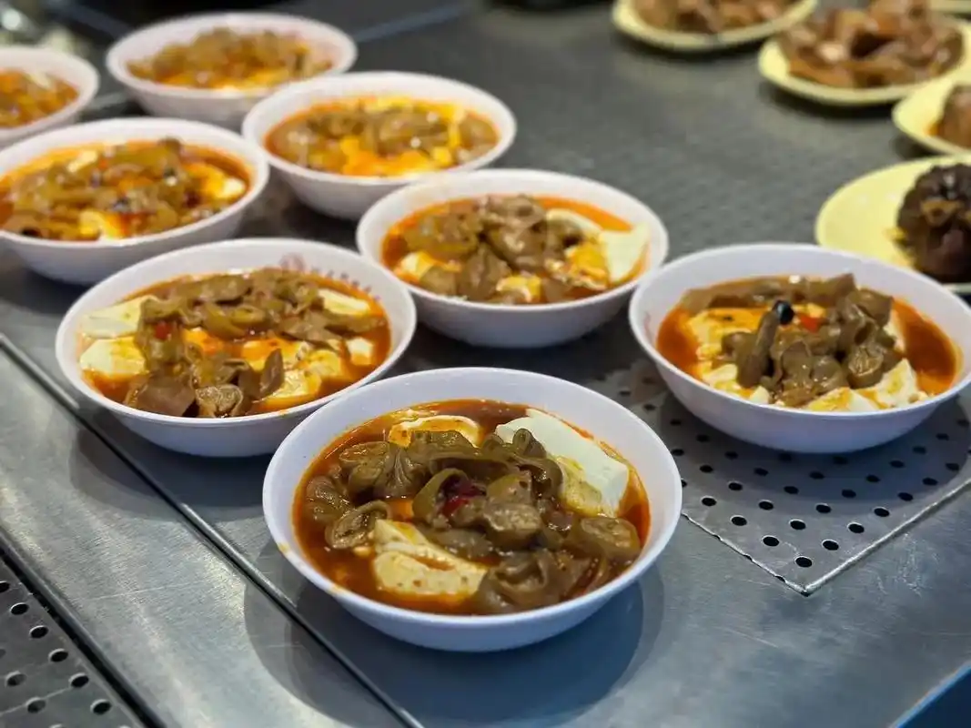 北大食堂.#北大食堂91 很多朋友关心食堂菜品如何,帮大家实 - 抖音