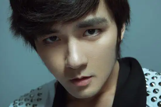 aj张杰眼神放电