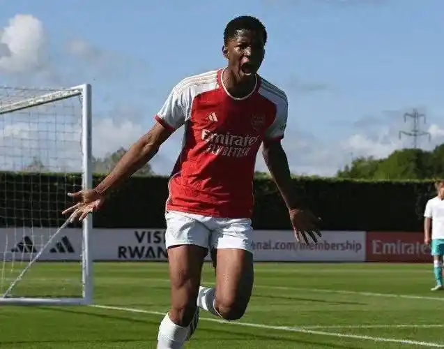 nk阿森纳切尔西关注北西兰中场新星枪手签下16岁后防新星