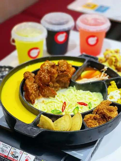 跟朋友来吃吃看,结果真的好好吃～7815芝士排骨火锅味道也美丽