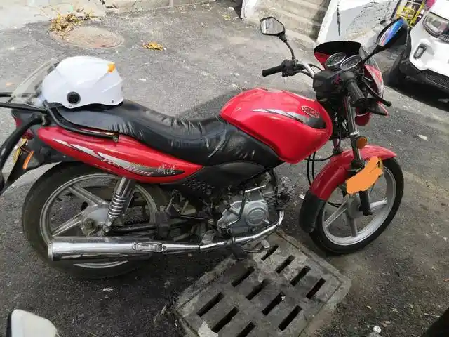 这辆20年的光阳豪迈125踏板见过这个车的摩友不多吧