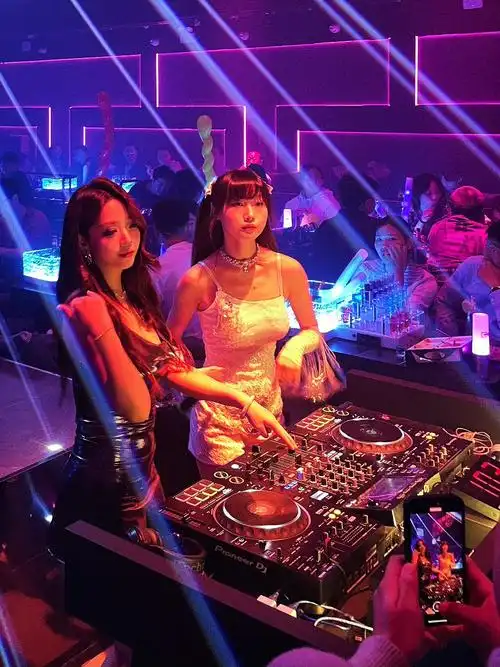 夜店狂欢不停歇