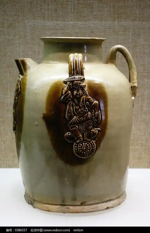 原创摄影图 艺术文化 文物古董 唐代长沙窑褐绿釉贴塑壶  素材描述:红