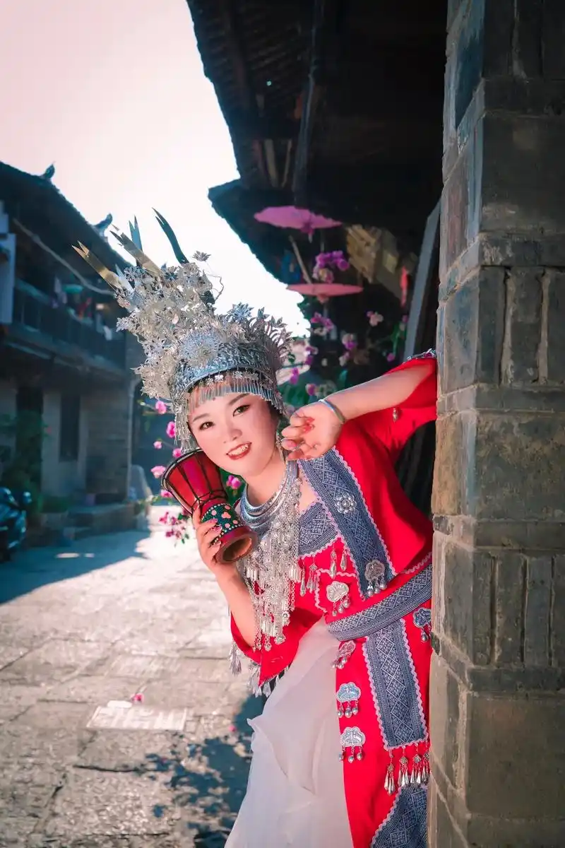 #神秘湘西 #苗家姑娘 #少数民族风情 还没精修的照片我先发 - 抖音