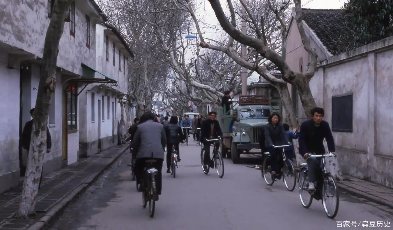 1986年的苏州,罕见街拍老照片,苏州人的80年代生活记忆