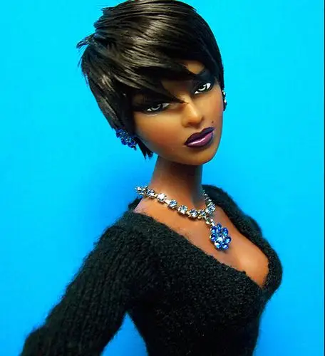 哪里有帅气的芭比娃娃图片?不要可爱的,最好是短发的.