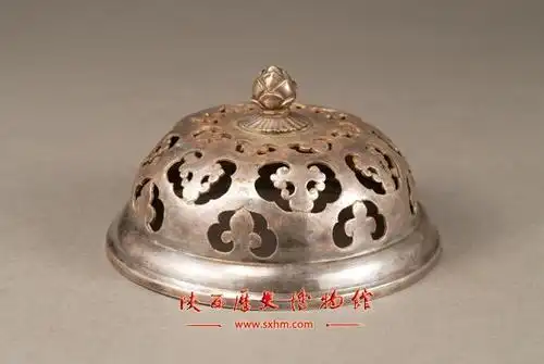 「每日瑰宝」忍冬纹银熏炉