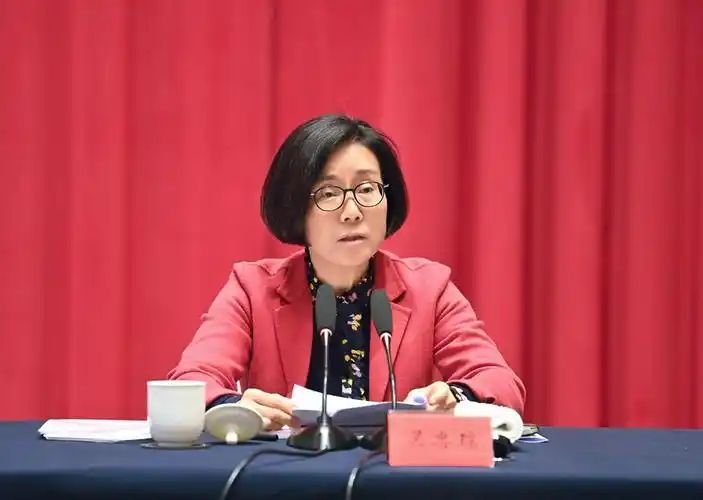 吴忠琼主持召开市委务虚会暨县(市,区)委书记座谈会