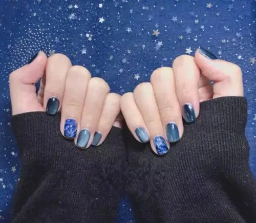 蓝色系美甲
