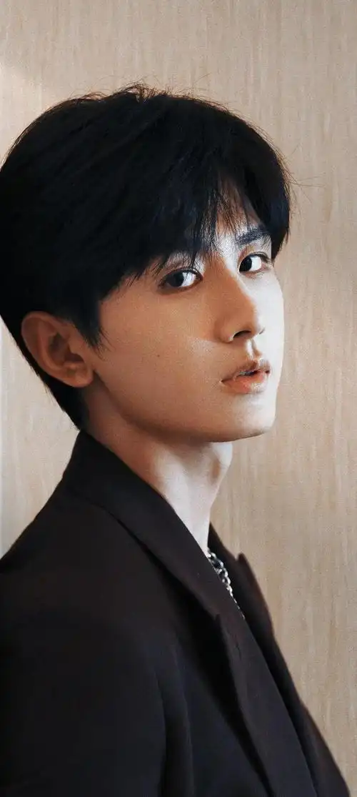 成毅壁纸,一个大帅哥