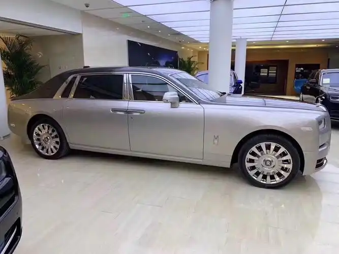劳斯莱斯幻影双拼色 银黑色 现车当天可提车 详情电议