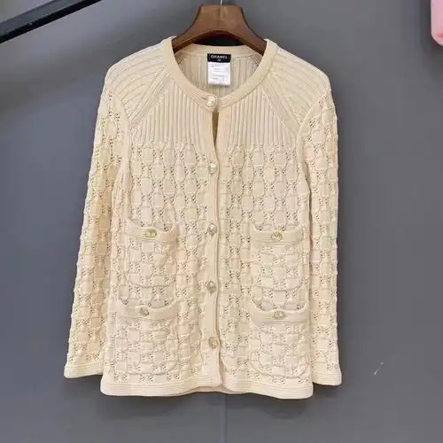 chanel香奈儿米黄色针织00开衫毛衣淡金双c扣 02经典四口袋超级显