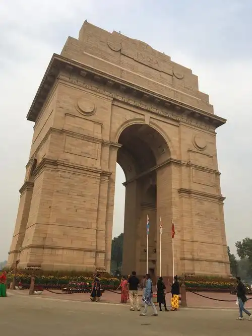 印度门是新德里地标性建筑.其实是印度的烈士纪念碑.