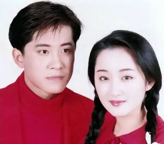 毛宁_杨钰莹_歹徒