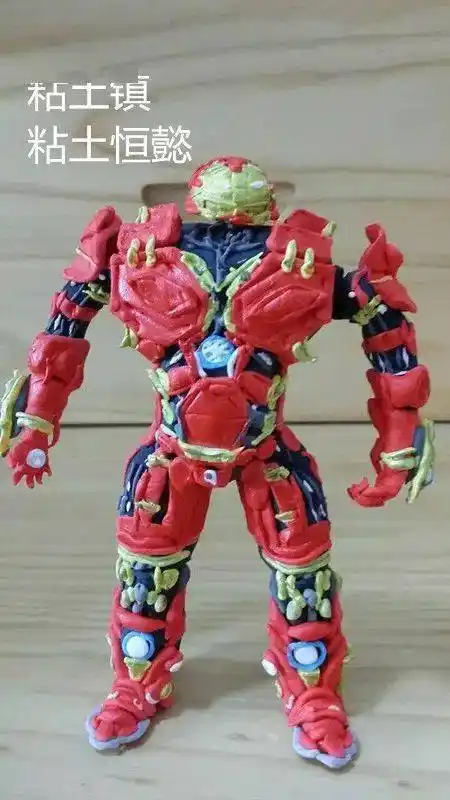 把泥巴变成机甲,这个医院上班的硕士真会玩 | 粘土t台秀(第151期)醉爱