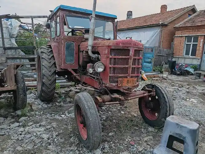 80年的铁牛55没想到能烧上国六的柴油 - 抖音