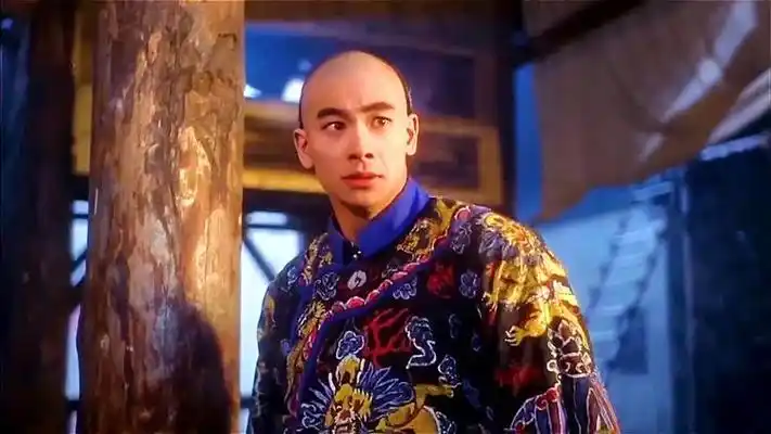 方世玉:两代黄飞鸿同台演出,好家伙赵文卓的手脚比铁还硬!