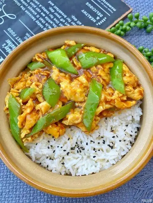 青椒鸡蛋盖饭
