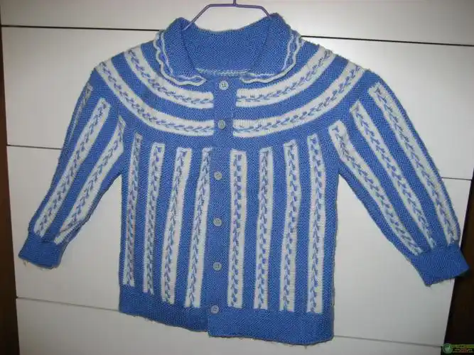 漂亮的双色儿童开衫