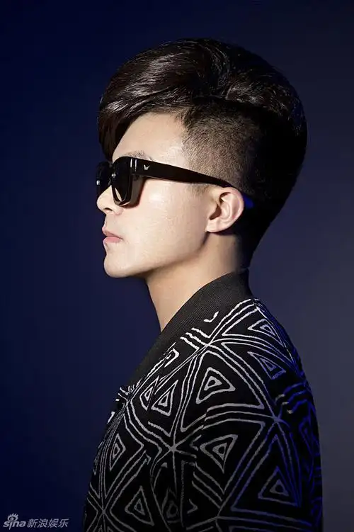 组图:林学艺化身哥特少年 演绎暗黑力量_高清图集_新浪网