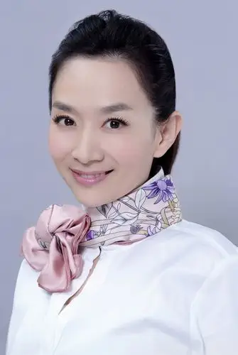 列表查看 大图 全屏观看 3 / 17 她是谈话类节目的金牌主持人,她是