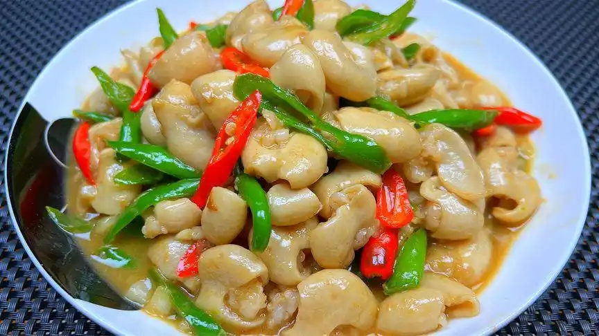 教你一个秘诀,炒出来的猪大肠脆嫩爽口没异味