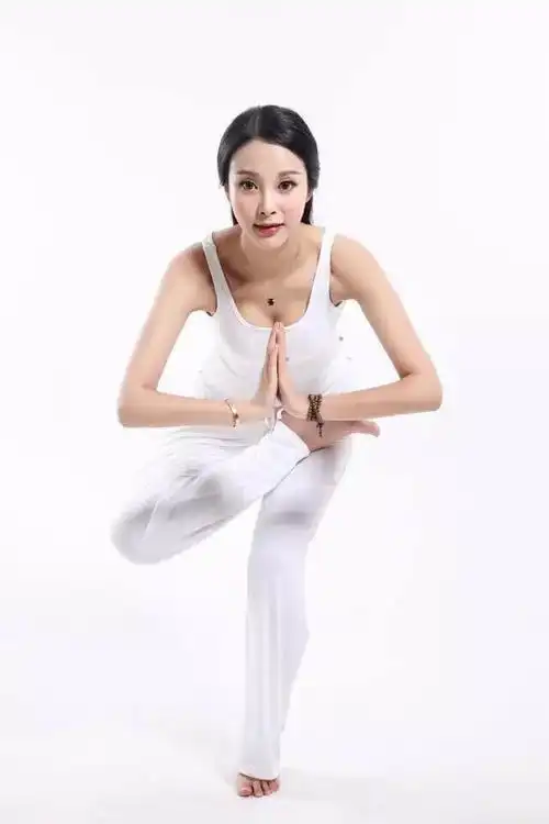 美女瑜伽教练arlene.高琴