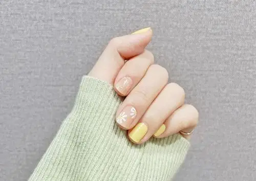 2021新款式夏日小雏菊美甲,图片,短指甲-lomo美甲