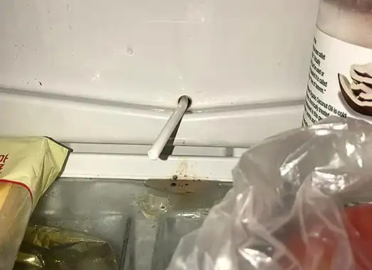 冰箱冷藏室有积水从哪来的该怎么办