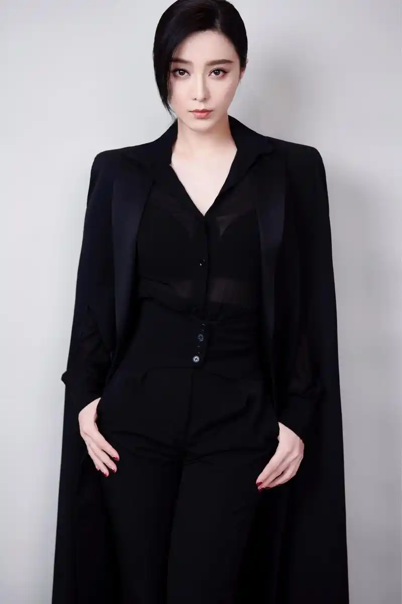 近日,美国权威时尚媒体"红毯网",报道了中国女演员范冰冰,出席"2019