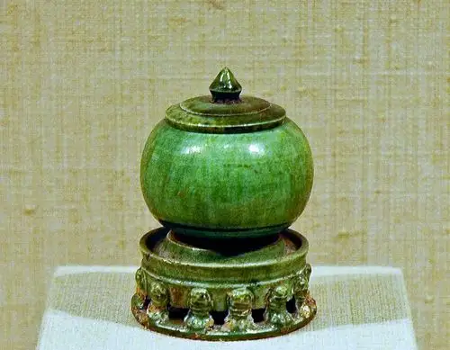 唐 8世纪早期 绿釉