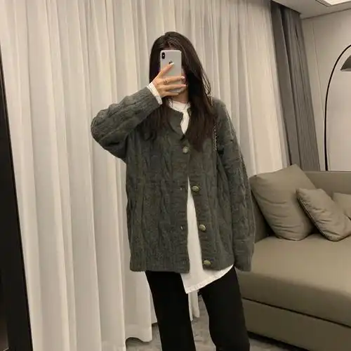 复古慵懒bf风麻花毛衣外套女2021年新款早秋宽松针织开衫小众上衣