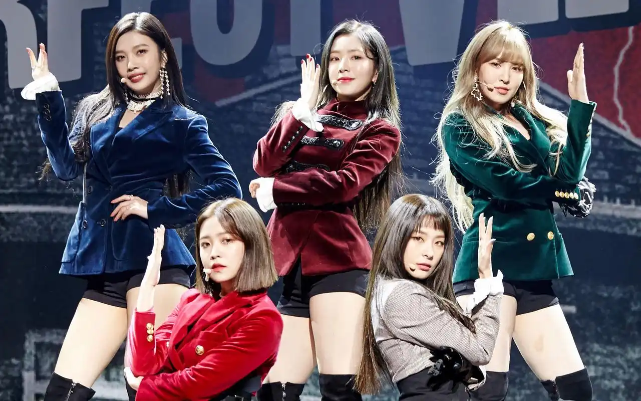 她们心怀梦想出道被sm公司主推,虽未登顶却成为一代传奇女团!