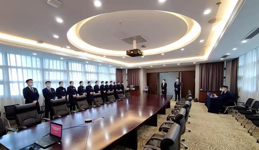 资本市场学院物业服务中心客服部开展 "会议服务"技能比武