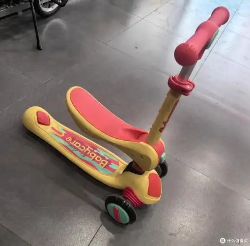 babycare儿童滑板车可坐可滑陪伴孩子快乐成长