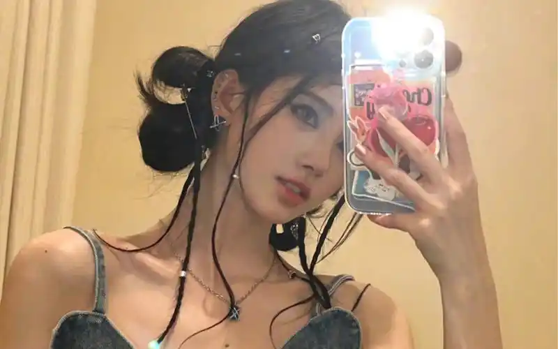 鞠婧祎鞠姐对镜自拍手机壳大赏