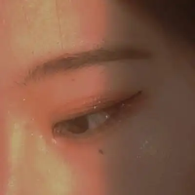 眼部特写女生头像唯美意境