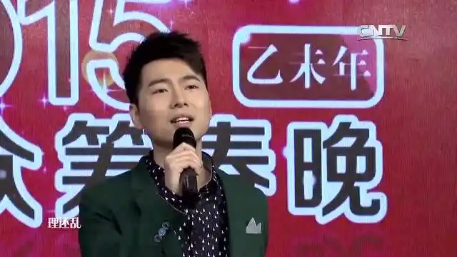 女声唱后,男人反串女声继续,真牛!