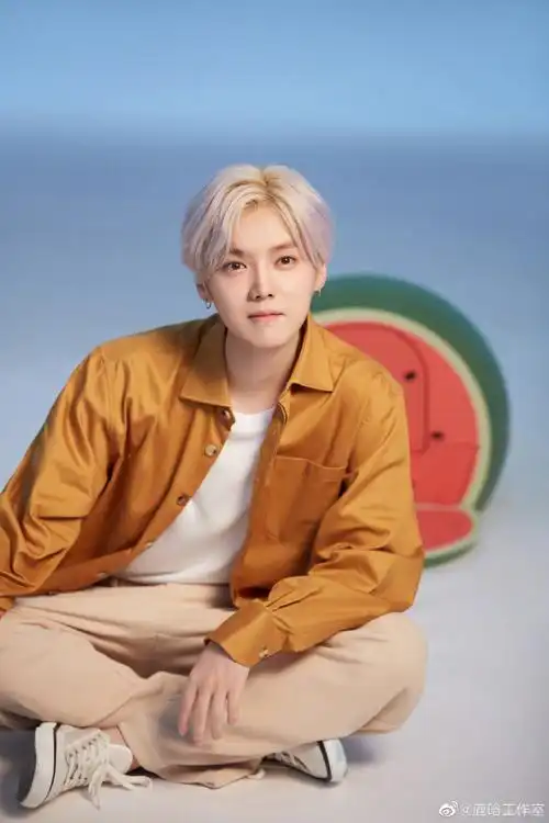 全世界最帅的老板##欢迎来到未卡世界##未卡品牌全球代言人鹿晗