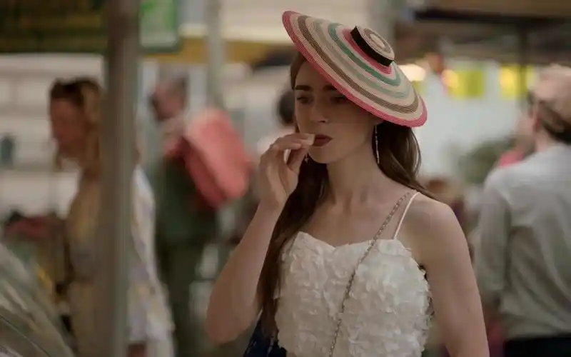 艾米丽在巴黎艾米丽的时装秀每一套搭配都巨好看