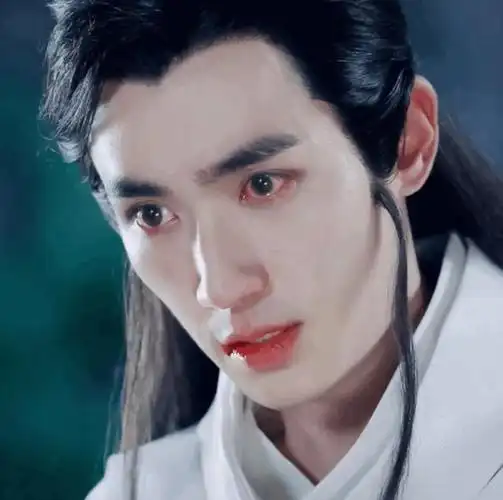 明星落泪瞬间,易烊千玺让人心疼,张艺兴呆萌,他最惊艳