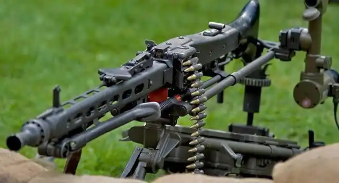 1944年6月,mg45通用机枪开始进行试射,一共发射了120 000发子弹并且能