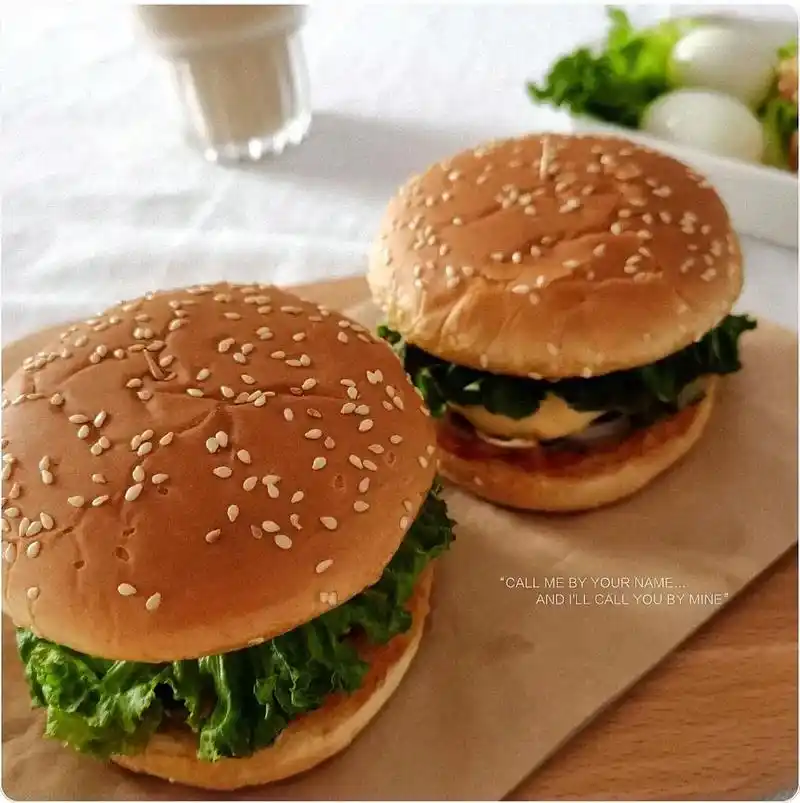 自制安格斯牛肉堡.自己也能做出媲美kfc的牛肉堡.双层牛肉饼 - 抖音