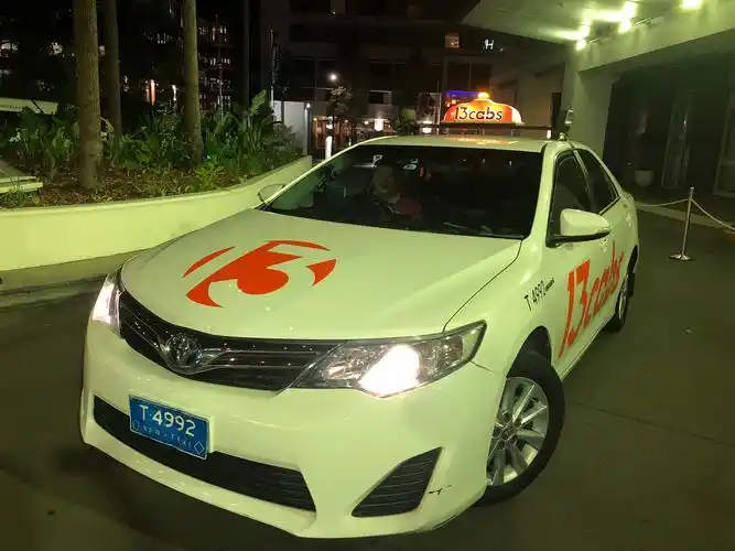 澳大利亚出租车(右舵车)