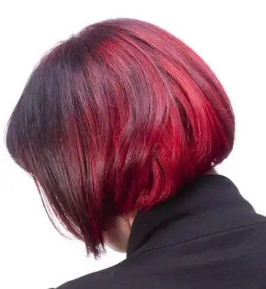 女生红色头发褪色渐变染发发型