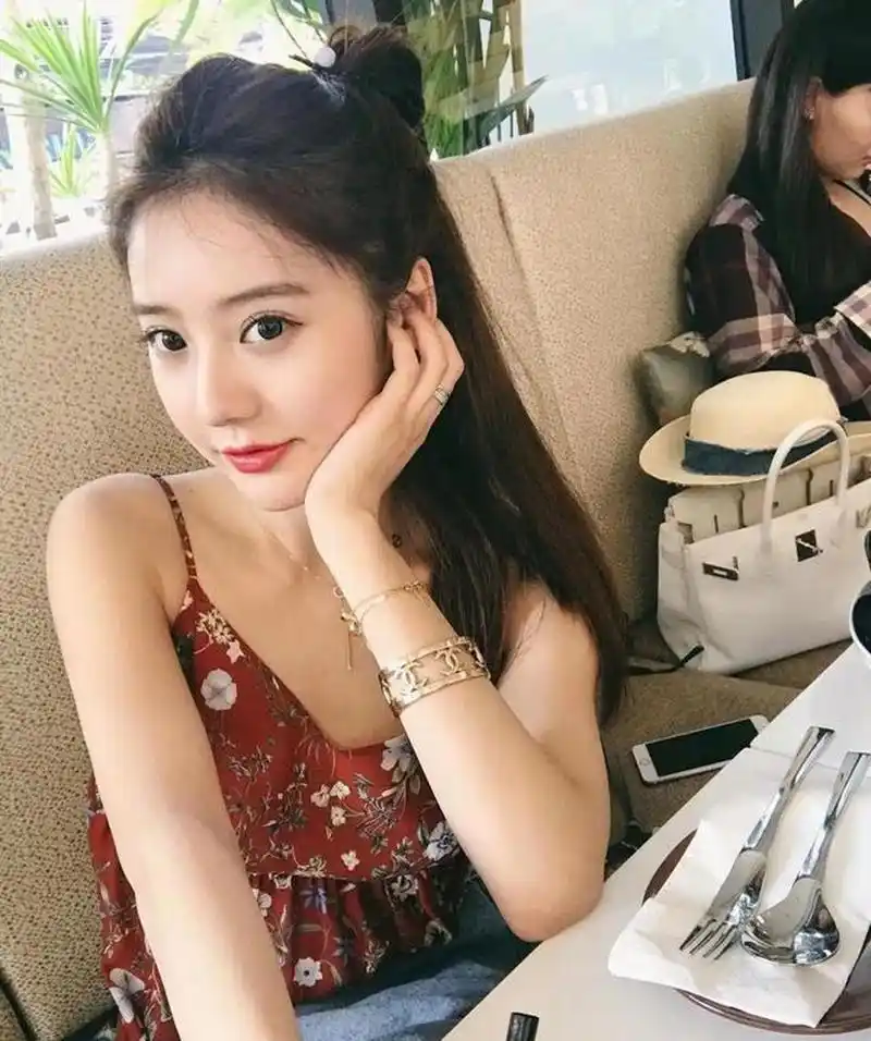 网红美女夏夏