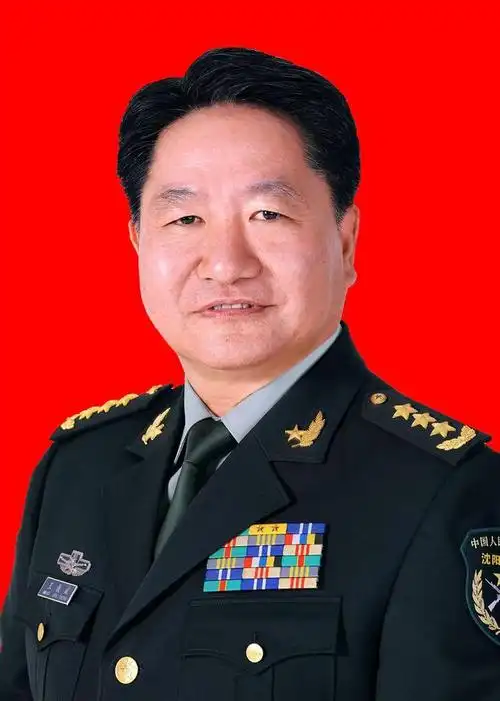 "五大战区"成立后,南部战区司令员都有谁呢?首任司令现状如何