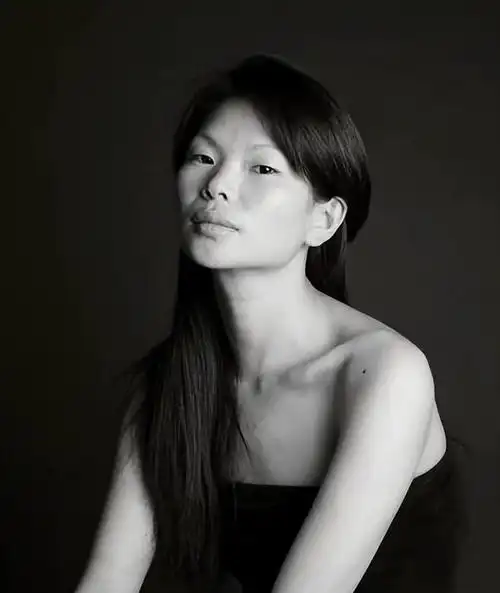 超模吕燕长相不佳却追夫成功嫁给法国贵族生个儿子颜值超高