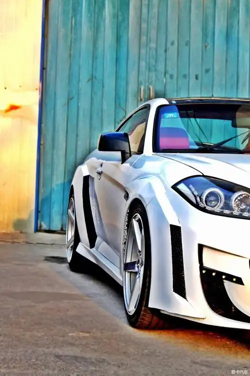 现代酷派改装独一无二宽体少年求射精1