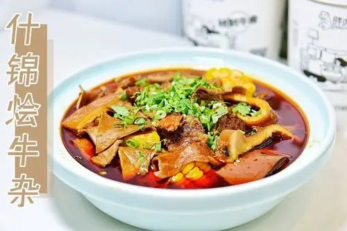 汤  每天现熬,萝卜 玉米的双重清甜,使牛肉汤喝起来不会过腻